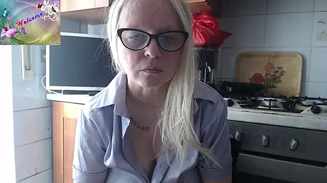 martachatte online show from November 2, 9:44 am