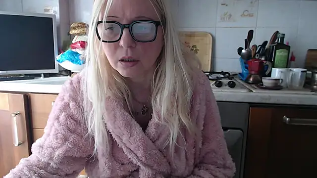 martachatte online show from February 10, 10:52 am