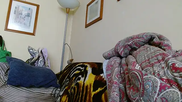 Snapshot of martachatte chatting on April 17, 5:43 am martachatte online show from April 17, 5:43 am