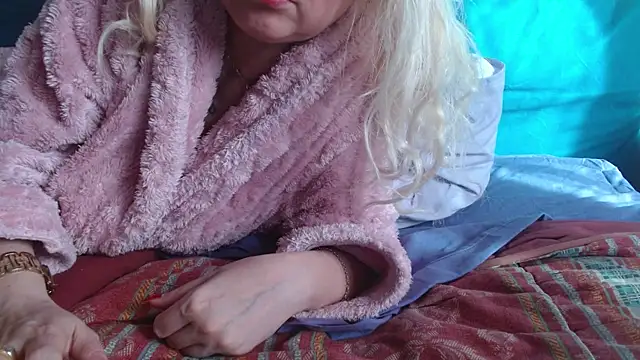 Snapshot of martachatte chatting on May 1, 3:49 pm martachatte online show from May 1, 3:49 pm