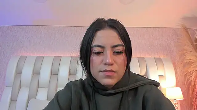 Snapshot of Rebeca_jones chatting on April 24, 12:29 pm Rebeca jones online show from April 24, 12:29 pm