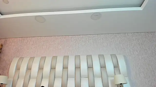 Snapshot of Rebeca_jones chatting on May 6, 12:10 pm Rebeca jones online show from May 6, 12:10 pm
