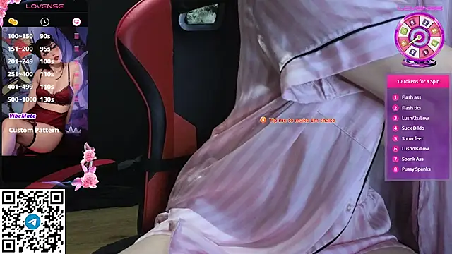 Snapshot of Mia_G0ld chatting on January 1, 6:06 pm Mia G0ld online show from January 1, 6:06 pm