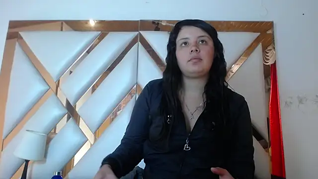 nathaly low1 online show from May 15, 1:07 pm
