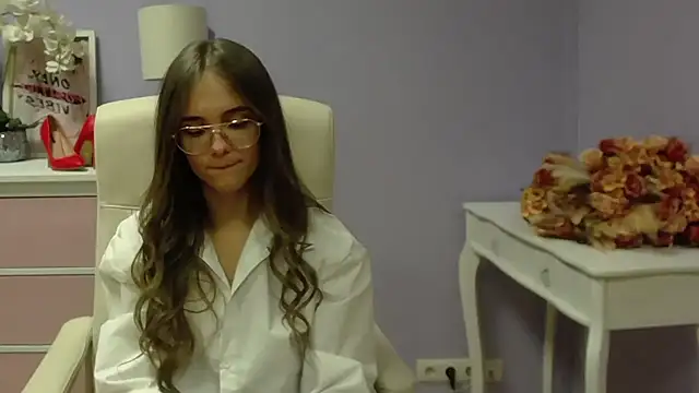 Snapshot of dirtyxEmily chatting on December 19, 1:51 pm dirtyxEmily online show from December 19, 1:51 pm