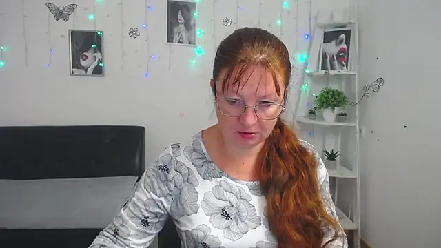 VanessaHotts online show from September 13, 5:07 am