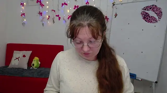 Snapshot of VanessaHotts chatting on April 24, 5:21 am VanessaHotts online show from April 24, 5:21 am
