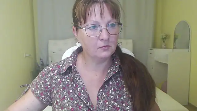 Snapshot of VanessaHotts chatting on July 7, 8:29 am VanessaHotts online show from July 7, 8:29 am