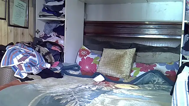 Snapshot of AddictiveAssCurves chatting on February 20, 7:21 am AddictiveAssCurves online show from February 20, 7:21 am