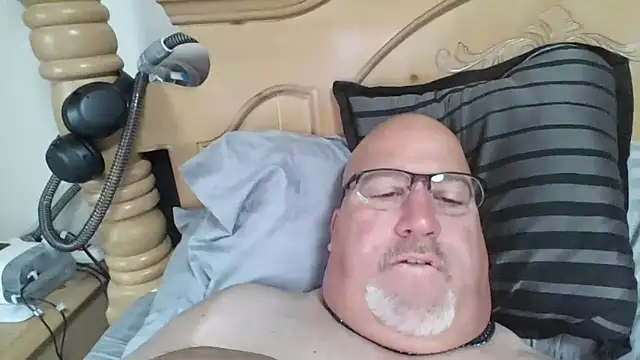 Bigbear0563 online show from October 23, 2:27 pm