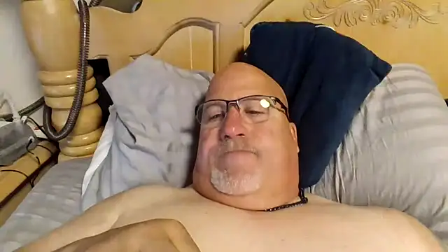 Bigbear0563 online show from May 13, 4:04 pm