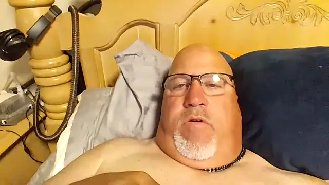 Bigbear0563 online show from June 15, 6:04 am