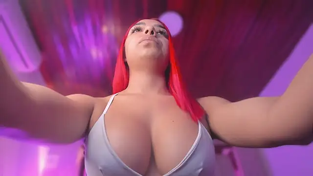 Emmily Savage online show from April 13, 11:48 am