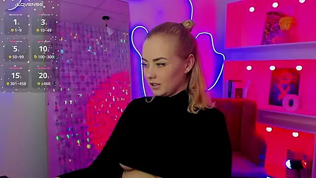 StephanieSweety online show from March 29, 6:41 pm