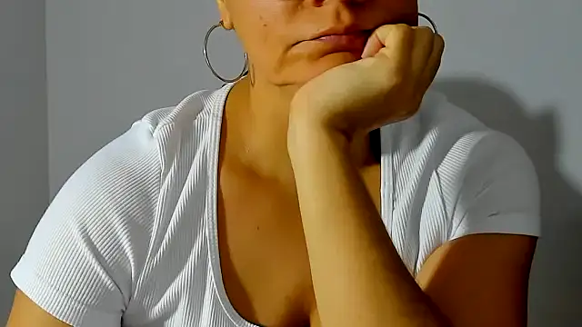 Snapshot of Sami_Hotie1 chatting on May 10, 5:40 pm Sami Hotie1 online show from May 10, 5:40 pm