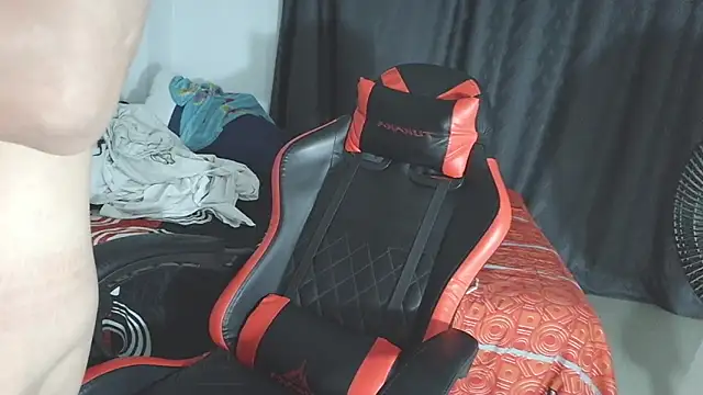 Snapshot of aresholland chatting on March 13, 3:24 am aresholland online show from March 13, 3:24 am