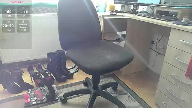 Snapshot of SissyLunaCD chatting on March 20, 3:25 pm SissyLunaCD online show from March 20, 3:25 pm