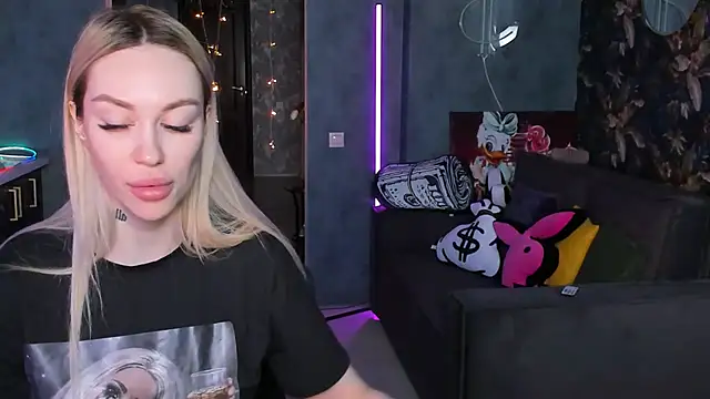 Blckmirrorr online show from March 29, 11:54 am