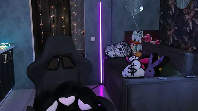 Blckmirrorr online show from April 29, 8:51 am