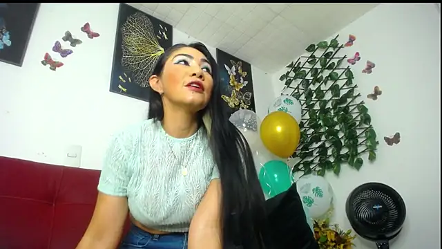 luzcastillo07 online show from March 22, 4:35 am