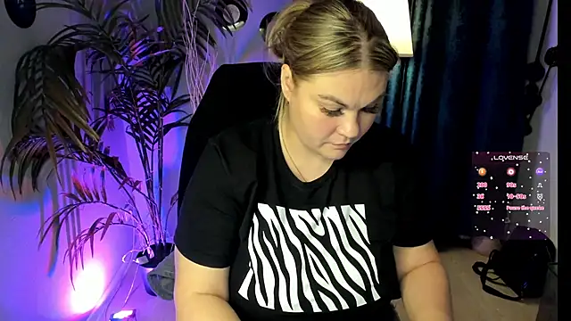 Snapshot of ZenaPallmer chatting on October 11, 7:12 pm ZenaPallmer online show from October 11, 7:12 pm