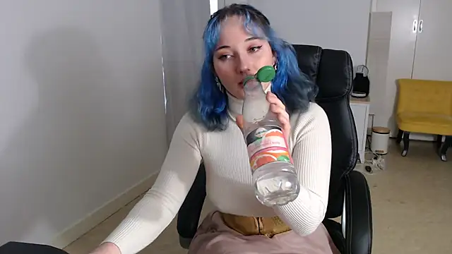 Snapshot of Crystal-dreamt chatting on November 3, 10:16 am Crystal-dreamt online show from November 3, 10:16 am