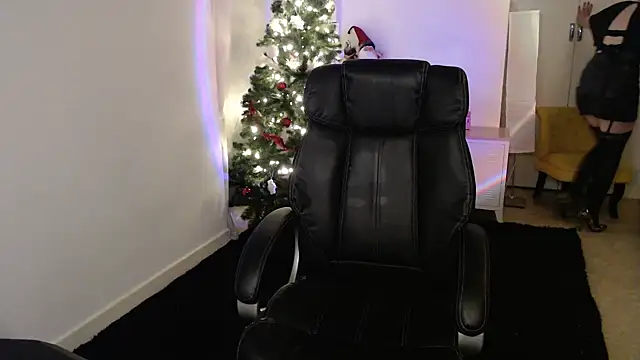 Crystal-dreamt online show from November 10, 9:52 am