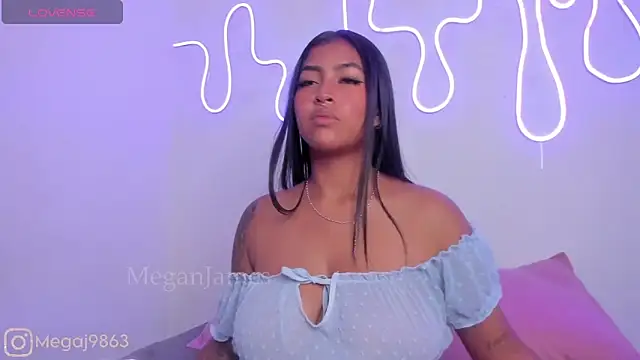 meganjames1 online show from February 20, 12:15 pm