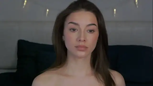 Snapshot of sinthiaroze chatting on December 21, 6:12 pm sinthiaroze online show from December 21, 6:12 pm