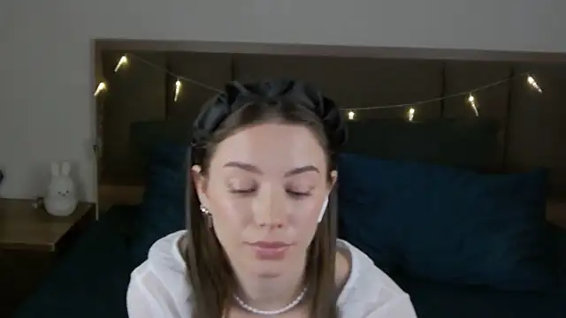 Snapshot of sinthiaroze chatting on March 21, 5:56 pm sinthiaroze online show from March 21, 5:56 pm