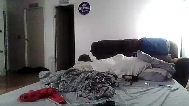 Snapshot of KatDaddie9886 chatting on February 18, 12:28 pm KatDaddie9886 online show from February 18, 12:28 pm