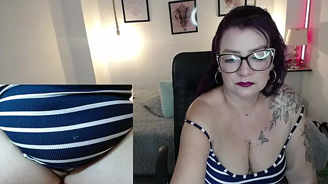 Snapshot of jazmin_ross chatting on February 9, 1:44 am jazmin ross online show from February 9, 1:44 am
