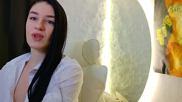 moniqque online show from October 20, 4:46 am