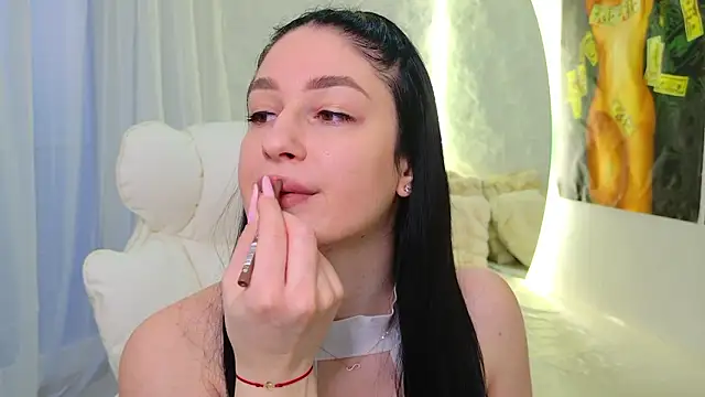 Snapshot of moniqque chatting on February 3, 6:00 am moniqque online show from February 3, 6:00 am