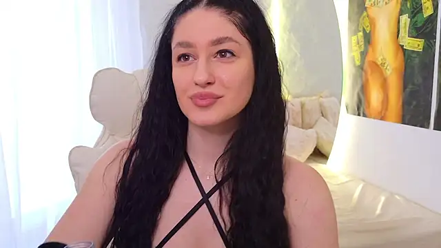 moniqque online show from March 21, 11:04 am