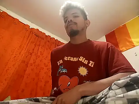 Snapshot of danidiazto2023 chatting on October 16, 12:22 am danidiazto2023 online show from October 16, 12:22 am