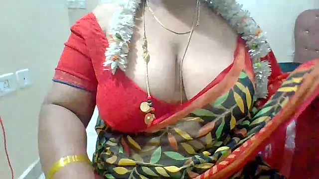 Snapshot of archanatelugu9 chatting on October 18, 7:09 am archanatelugu9 online show from October 18, 7:09 am