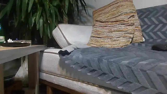 Snapshot of reslerkek31 chatting on February 21, 10:22 pm reslerkek31 online show from February 21, 10:22 pm