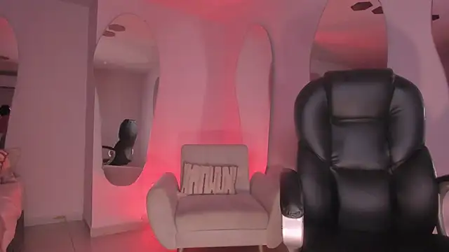 MileyCruz  online show from March 12, 9:34 am