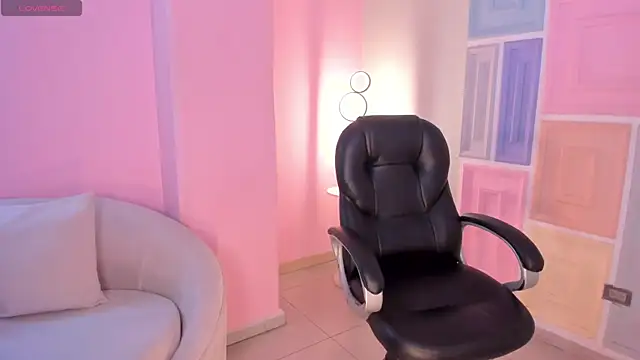 MileyCruz  online show from March 6, 8:05 pm