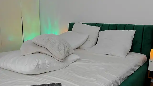 june desire online show from March 14, 2:33 pm