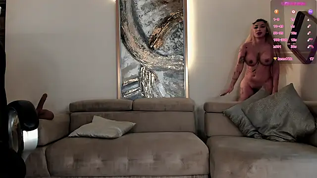 Snapshot of SophiePalmer chatting on January 28, 3:35 pm SophiePalmer online show from January 28, 3:35 pm