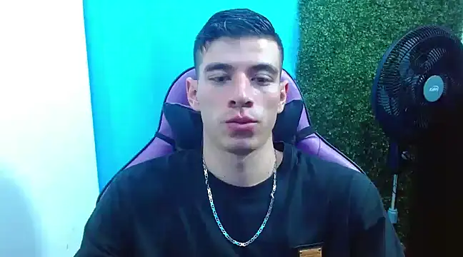 Snapshot of DEIBY_BABY chatting on December 11, 7:57 pm DEIBY BABY online show from December 11, 7:57 pm