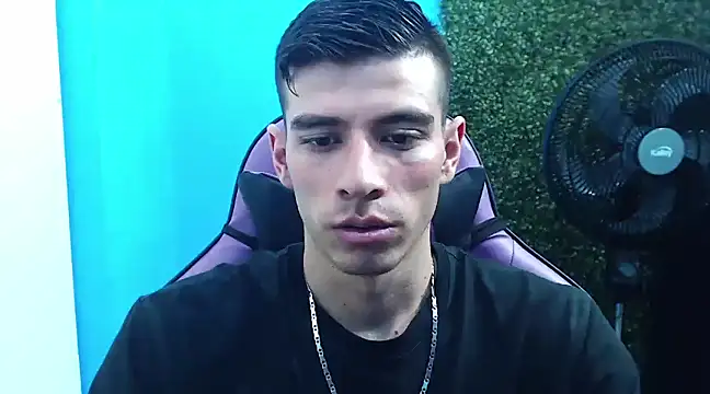 Snapshot of DEIBY_BABY chatting on December 12, 9:37 pm DEIBY BABY online show from December 12, 9:37 pm