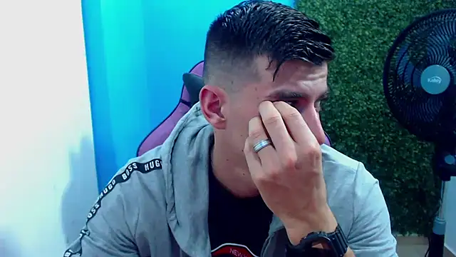 Snapshot of DEIBY_BABY chatting on December 19, 1:50 am DEIBY BABY online show from December 19, 1:50 am