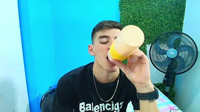 Snapshot of DEIBY_BABY chatting on January 29, 3:54 am DEIBY BABY online show from January 29, 3:54 am