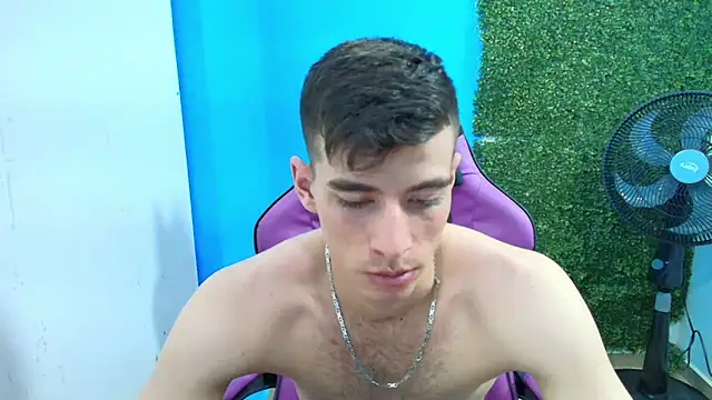 Snapshot of DEIBY_BABY chatting on February 1, 11:27 pm DEIBY BABY online show from February 1, 11:27 pm