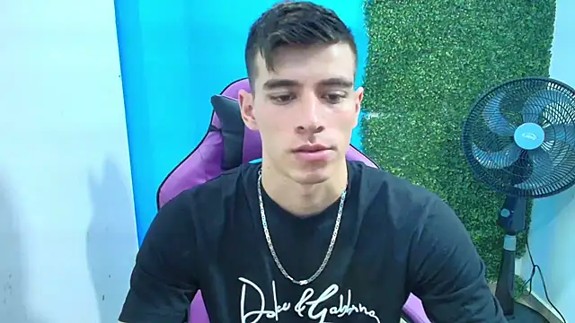 Snapshot of DEIBY_BABY chatting on February 3, 8:24 pm DEIBY BABY online show from February 3, 8:24 pm