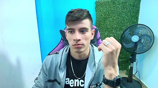 Snapshot of DEIBY_BABY chatting on February 6, 3:06 am DEIBY BABY online show from February 6, 3:06 am