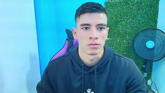 Snapshot of DEIBY_BABY chatting on February 12, 7:35 pm DEIBY BABY online show from February 12, 7:35 pm